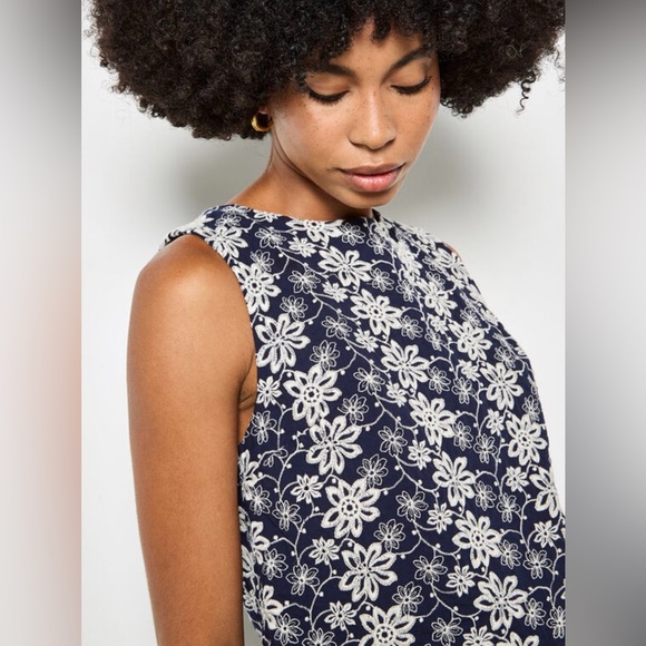 APRICOT Tops - APRICOT 🍑- Navy and White Floral Sleeveless Top